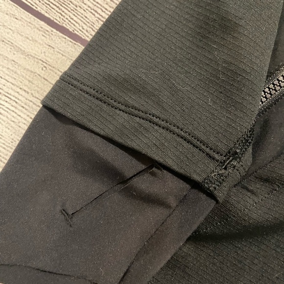 Under Armour Cold Gear Running Hoodie with Adjustable Hood Gater XS Pockets - Picture 3 of 12